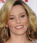 elizabeth-banks-shoulder-length-blonde-hairstyle